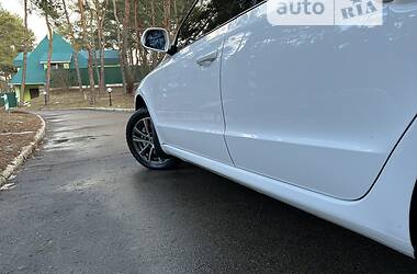 Седан Skoda Superb 2015 в Черновцах