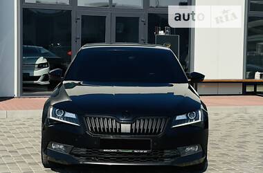 Седан Skoda Superb 2018 в 
