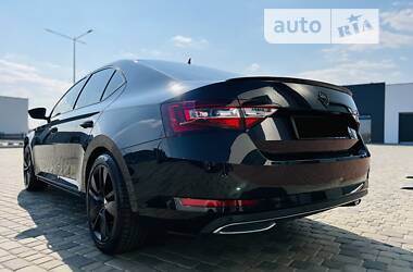Седан Skoda Superb 2018 в 