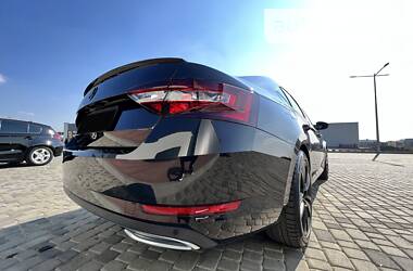 Седан Skoda Superb 2018 в 