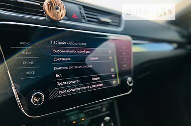 Седан Skoda Superb 2018 в 