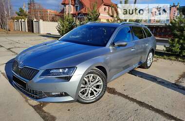 Универсал Skoda Superb 2017 в Ужгороде