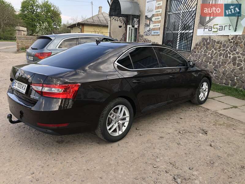 Ліфтбек Skoda Superb 2016 в Бродах