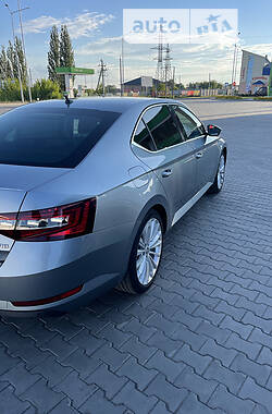 Ліфтбек Skoda Superb 2015 в Горохові