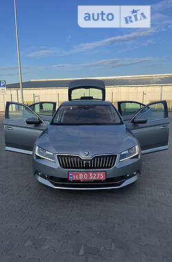 Ліфтбек Skoda Superb 2015 в Горохові