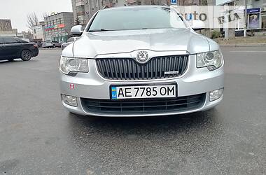 Універсал Skoda Superb 2012 в Дніпрі