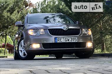 Універсал Skoda Superb 2011 в Дрогобичі