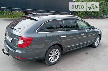 Універсал Skoda Superb 2014 в Рівному