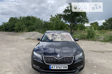 Лифтбек Skoda Superb 2015 в Калуше