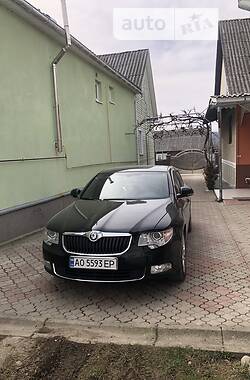 Седан Skoda Superb 2012 в Ужгороді