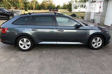 Універсал Skoda Superb 2016 в  фото 4 Універсал Skoda Superb 2016 в