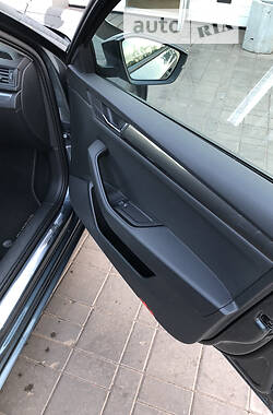 Універсал Skoda Superb 2016 в  фото 8 Універсал Skoda Superb 2016 в