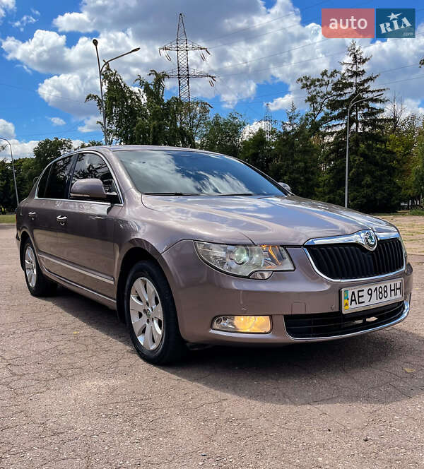 Лифтбек Skoda Superb 2013 в Кривом Роге