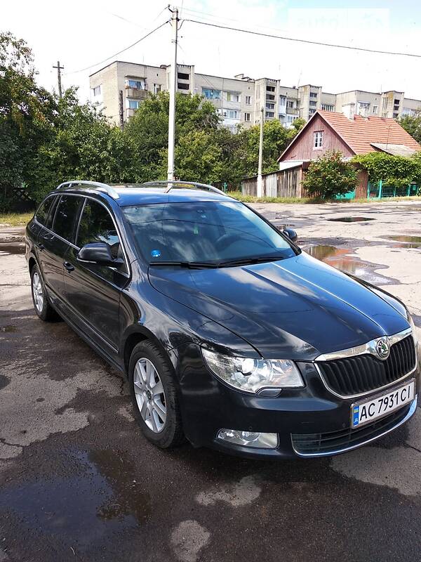 Универсал Skoda Superb 2010 в Нововолынске