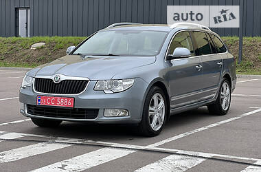 Универсал Skoda Superb 2011 в Ровно