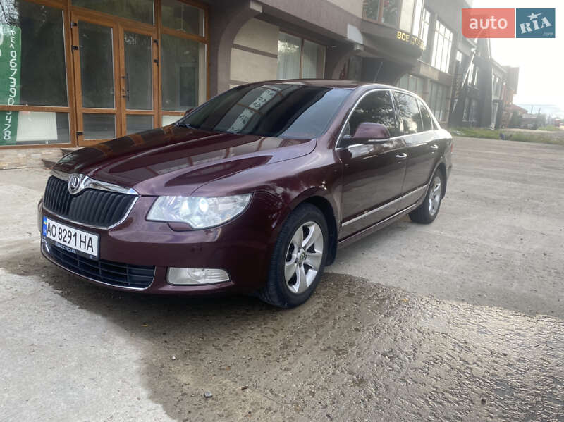 Лифтбек Skoda Superb 2009 в Тячеве