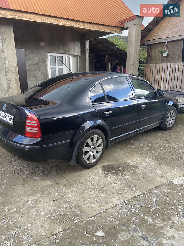 Лифтбек Skoda Superb 2003 в Перечине