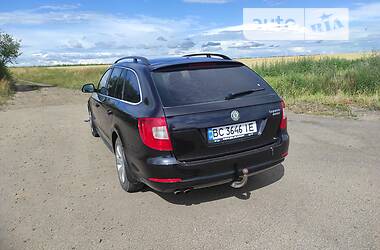 Універсал Skoda Superb 2011 в Львові