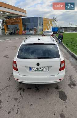 Универсал Skoda Superb 2011 в Городке