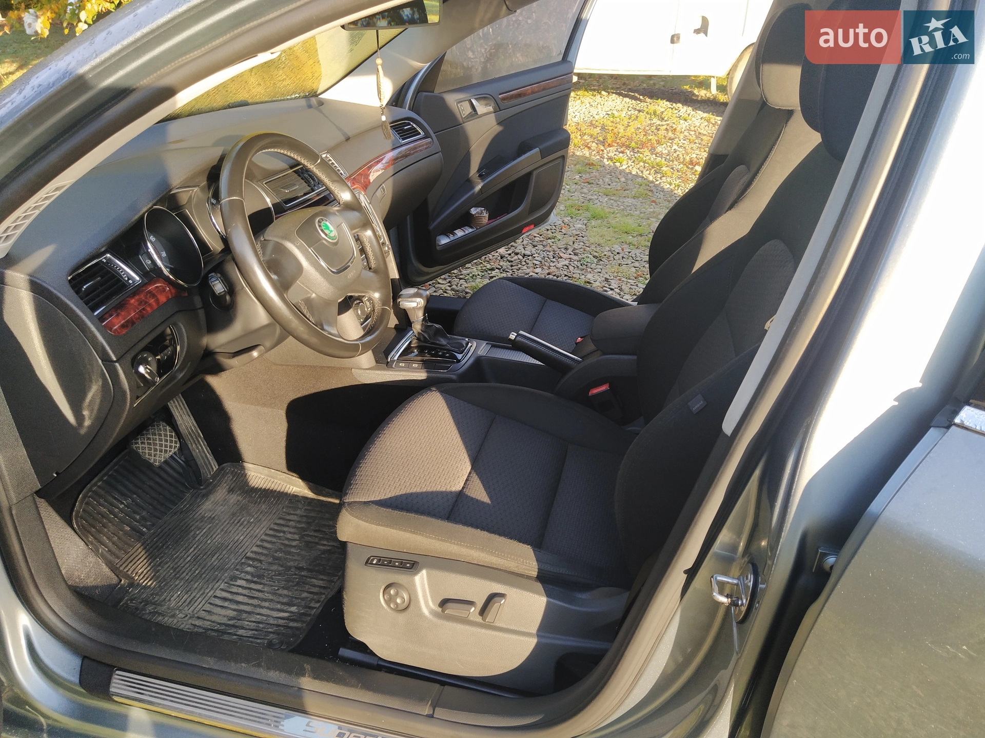 2010 Skoda Superb - мініатюра 5