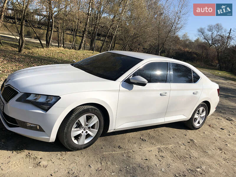 Лифтбек Skoda Superb 2016 в Хусте