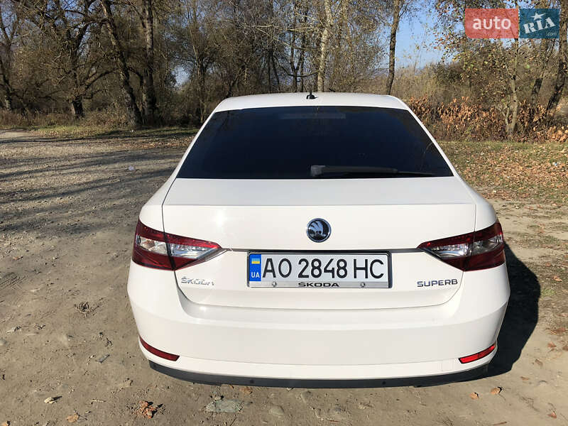 Лифтбек Skoda Superb 2016 в Хусте