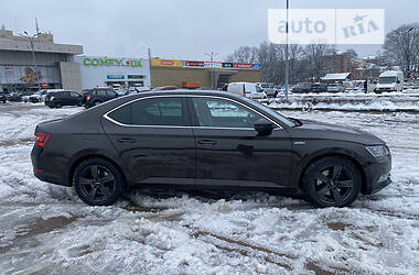 Лифтбек Skoda Superb 2015 в Житомире