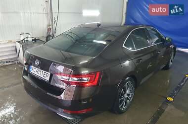 Лифтбек Skoda Superb 2016 в 