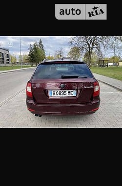 Універсал Skoda Superb 2011 в Чернівцях