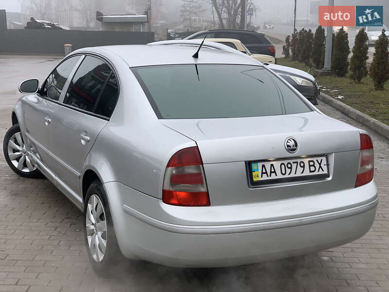 Лифтбек Skoda Superb 2006 в Тернополе
