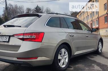 Универсал Skoda Superb 2016 в Умани