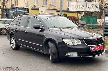 Універсал Skoda Superb 2011 в Нововолинську