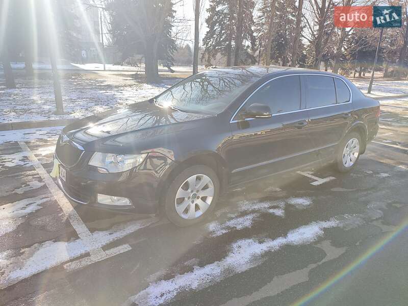 Лифтбек Skoda Superb 2012 в Кривом Роге
