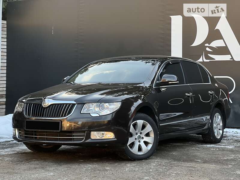 Лифтбек Skoda Superb 2012 в 