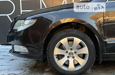 Лифтбек Skoda Superb 2012 в 