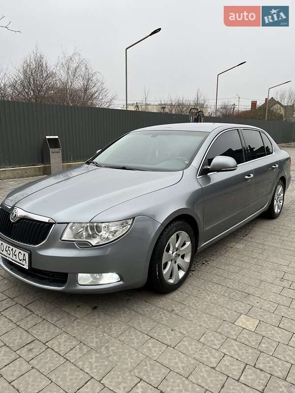 Лифтбек Skoda Superb 2011 в Ужгороде