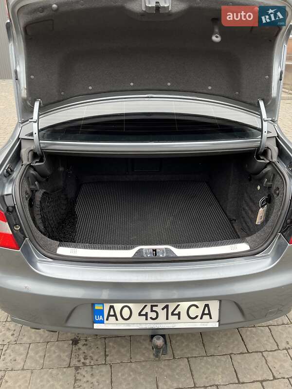 Лифтбек Skoda Superb 2011 в Ужгороде