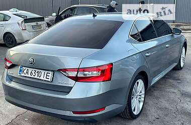 Лифтбек Skoda Superb 2016 в 