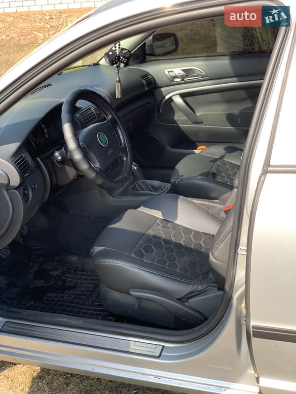 Лифтбек Skoda Superb 2002 в Днепре