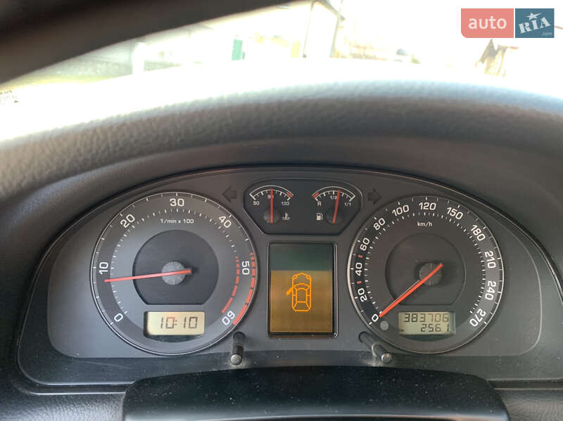 Лифтбек Skoda Superb 2002 в Днепре