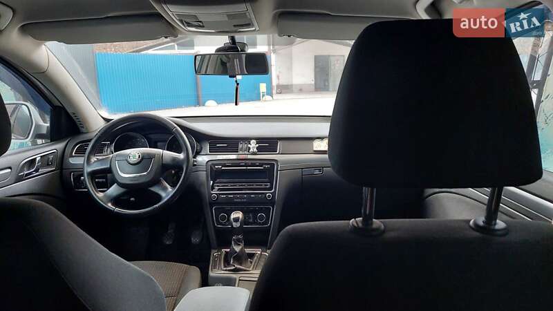 Лифтбек Skoda Superb 2012 в Рахове