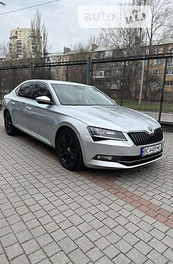 Лифтбек Skoda Superb 2016 в 