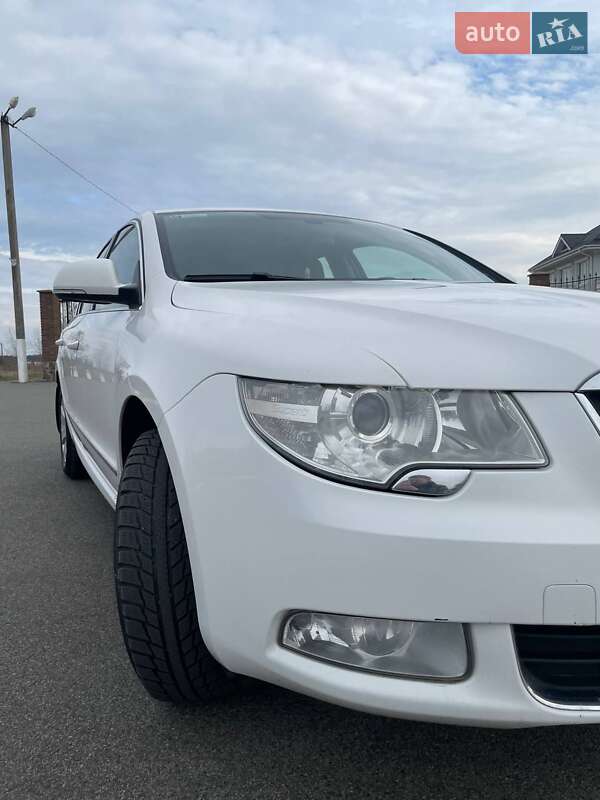 Лифтбек Skoda Superb 2012 в Киеве