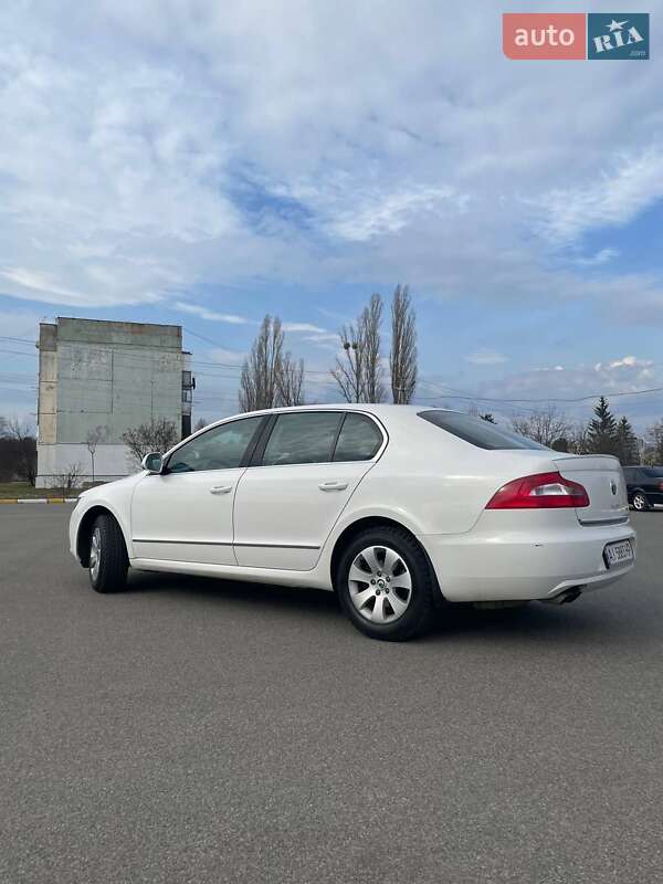 Лифтбек Skoda Superb 2012 в Киеве