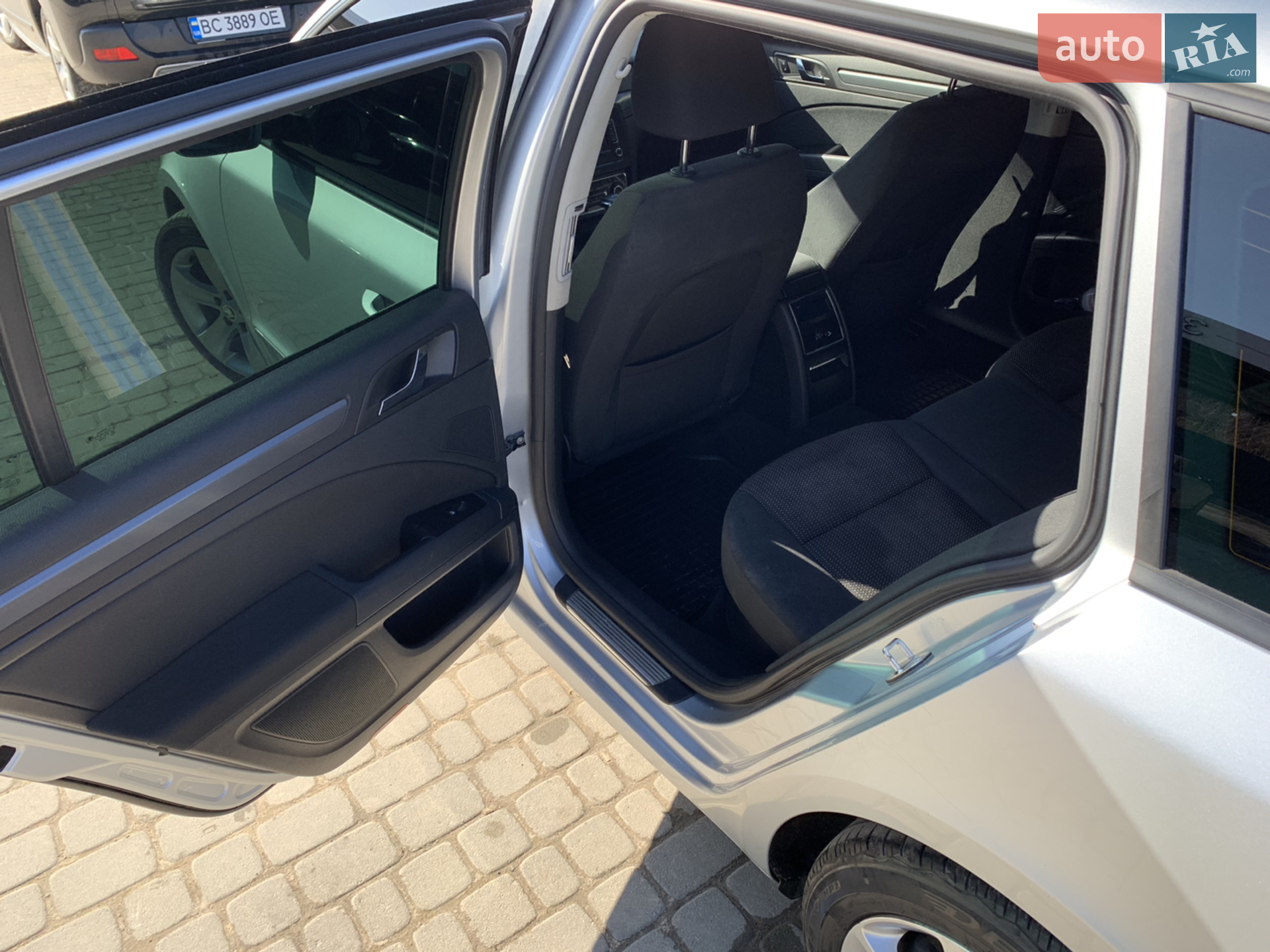 2011 Skoda Superb - мініатюра 3