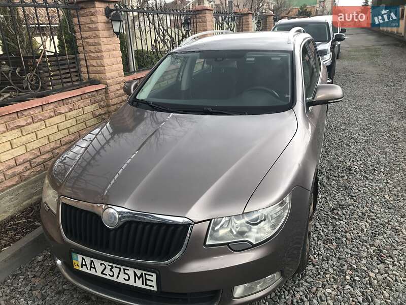 Универсал Skoda Superb 2012 в Киеве фото 16 Универсал Skoda Superb 2012 в Киеве