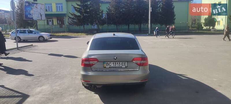 Лифтбек Skoda Superb 2013 в Дрогобыче