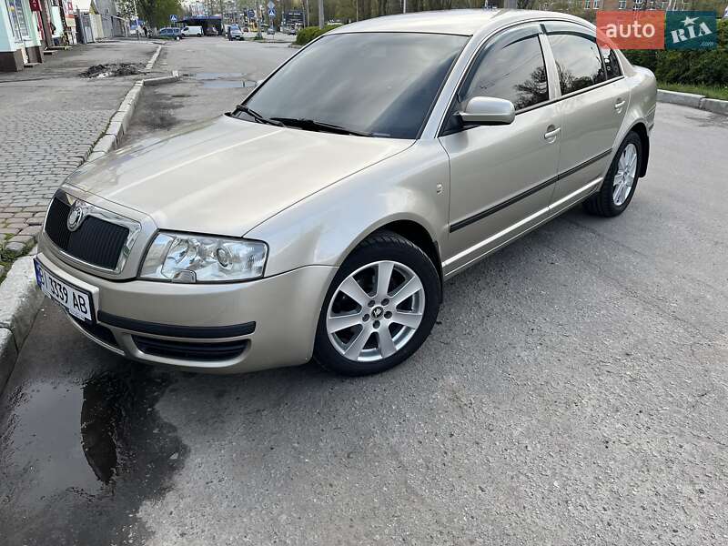 Лифтбек Skoda Superb 2005 в 