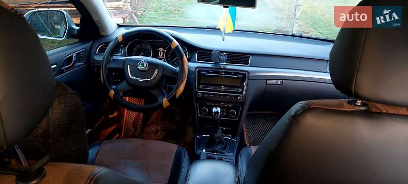 Лифтбек Skoda Superb 2012 в Львове