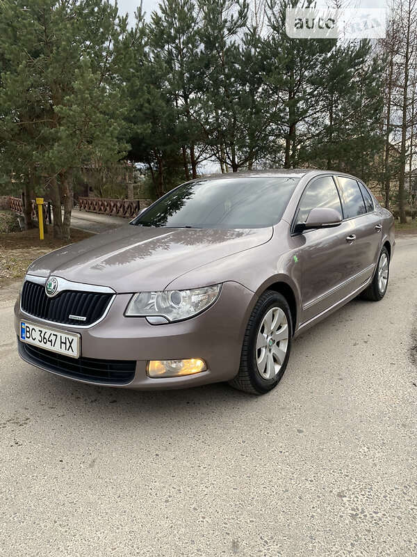 Skoda Superb 2012